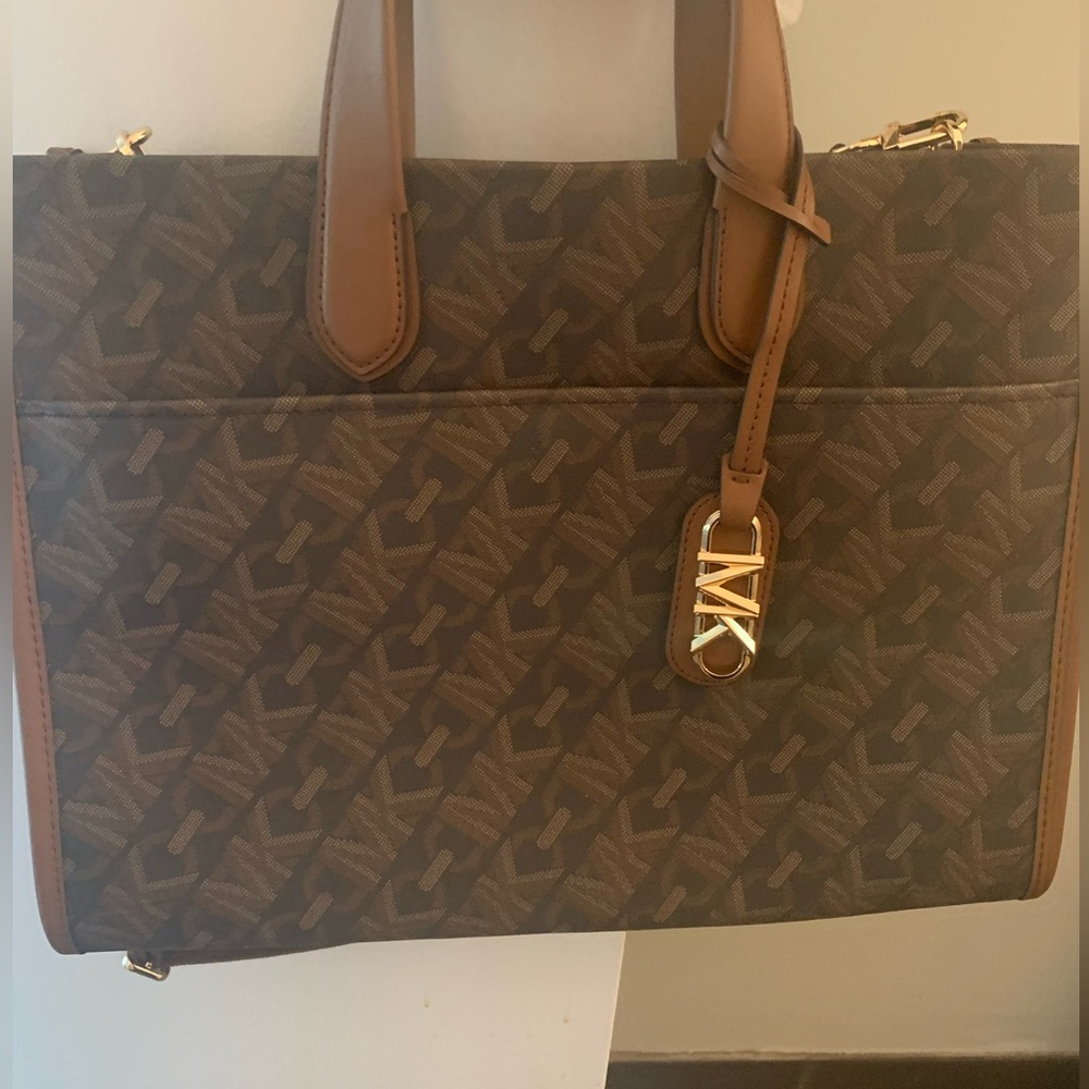 Micheal Kors shoulder/handbag